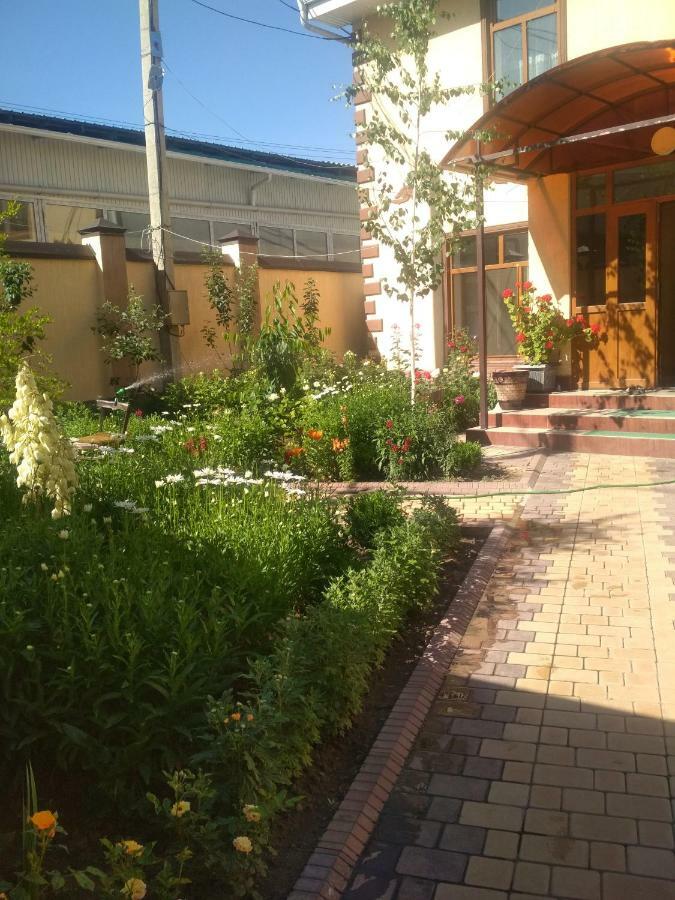 Medi Guest House Osh Exterior foto